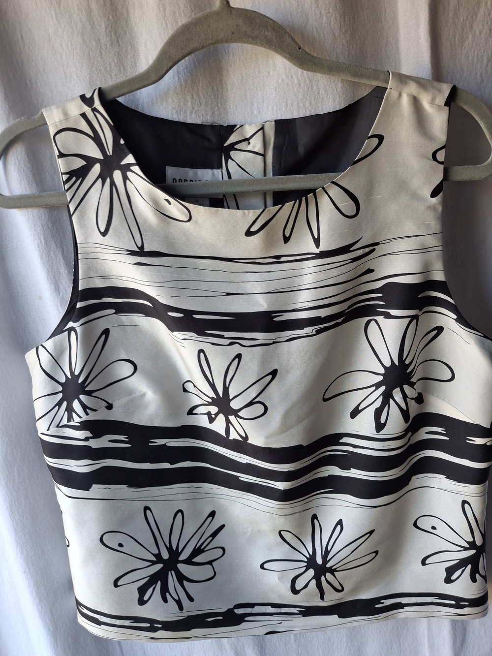 Robbie Bee Black & White Floral Sleeveless Silk Shell Top